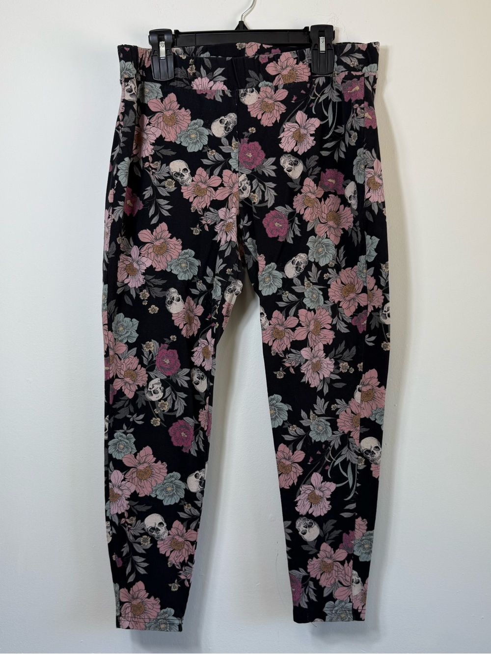 Torrid 3 3X Whimsygoth Black Floral Skull Botanical Premium Leggings